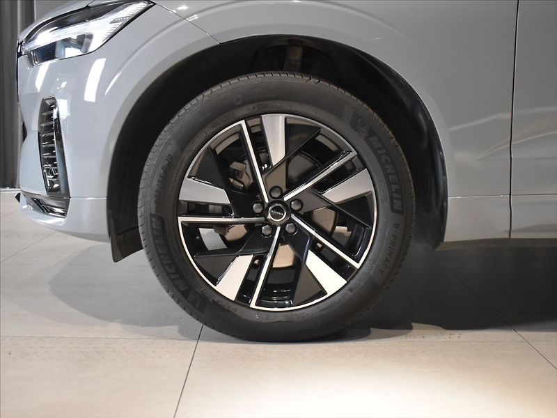 Volvo XC60 2,0 B5 AWD PLUS BLIS,Bezklíč - fotka 7 z 23