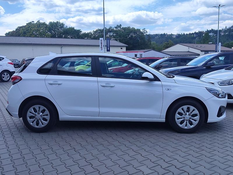 Hyundai i30 1.5i/81kW Start - fotka 4 z 25