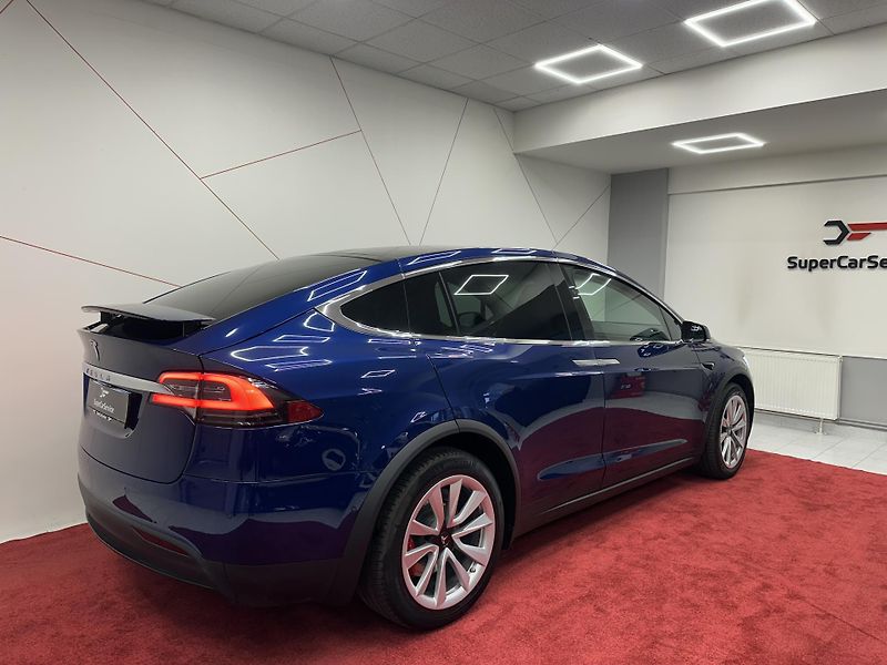 Tesla Model X (2018) Model X P100D - fotka 4 z 16
