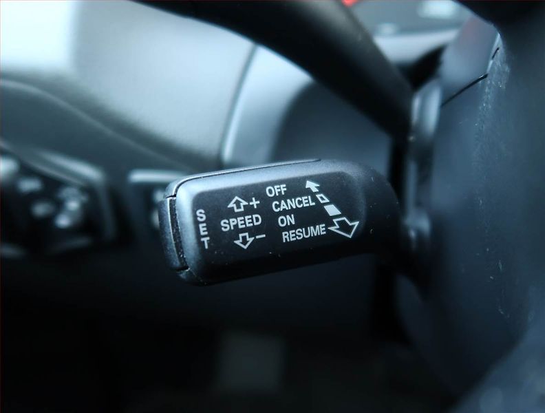 Audi Q5 (2012) 2.0 TDI, 4X4, Automat - fotka 18 z 19