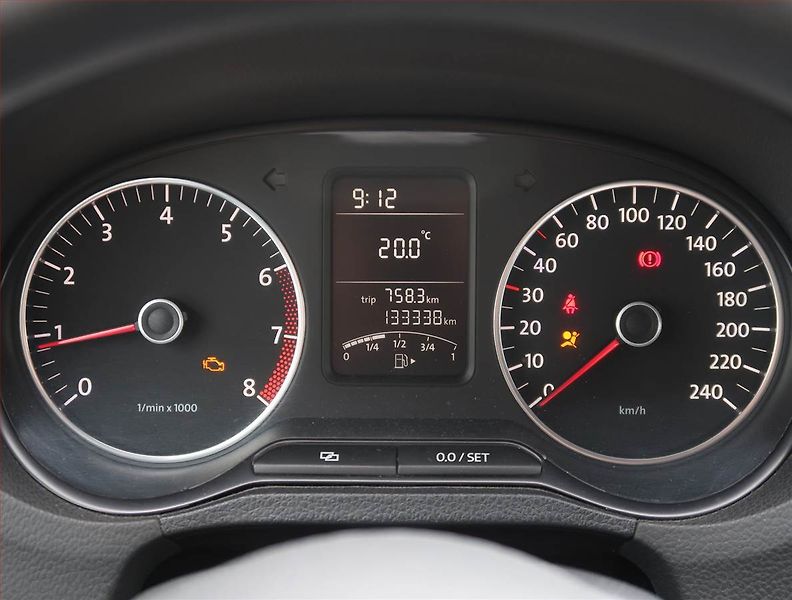 Volkswagen Polo (2011) 1.2 12V, Tempomat - fotka 11 z 17