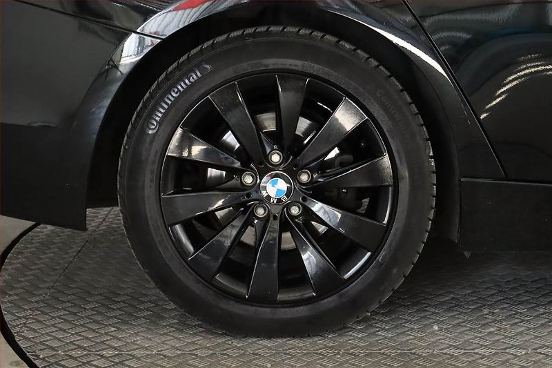 BMW Řada 3 (2016) 320 d, Serv.kniha, Navi - fotka 15 z 25