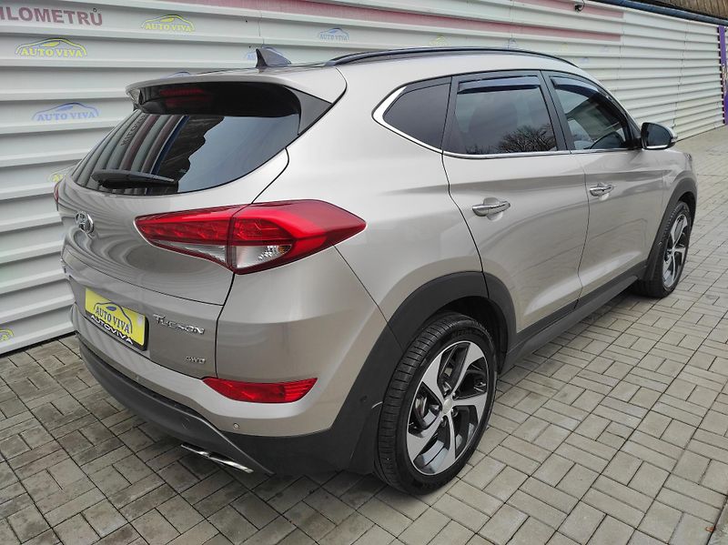 Hyundai Tucson 2.0 CRDI 136KW Style 4x4 - fotka 5 z 45