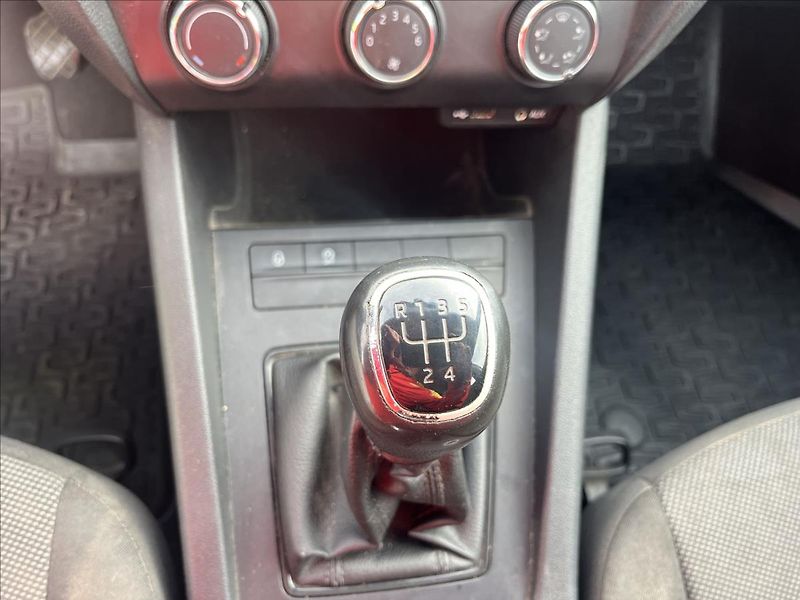 Škoda Octavia 1,6 TDi KLIMA ROZVODY TAŽNÉ - fotka 19 z 30