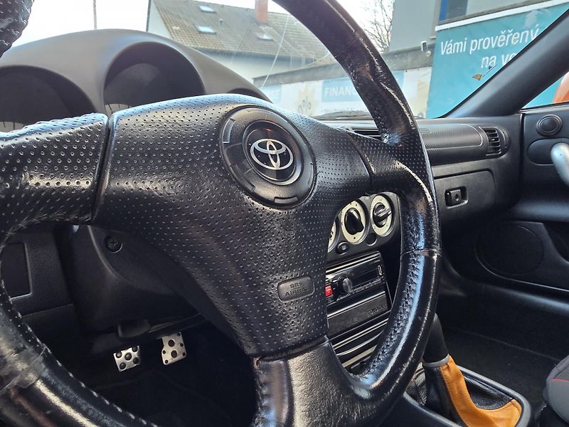 Toyota MR2 1.8-CABRIO - fotka 18 z 22