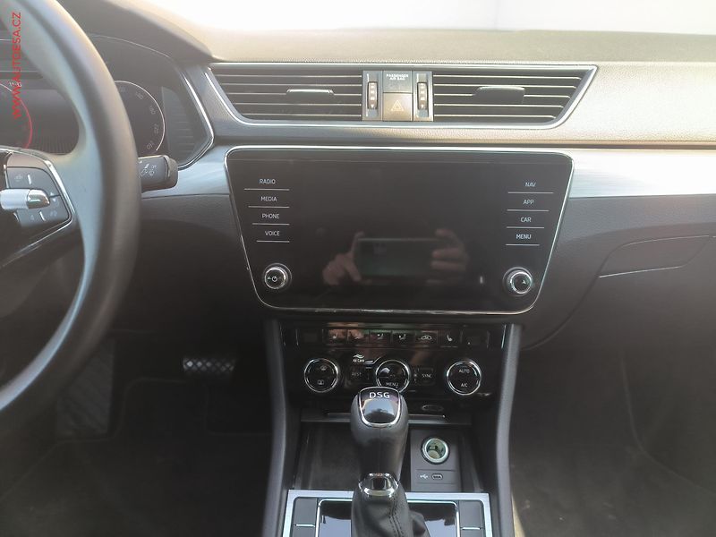Škoda Superb (2022) 2.0TDi, ČR, Ambition, DSG - fotka 9 z 23