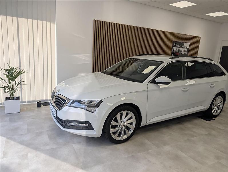 Škoda Superb 2.0 TDI STYLE - fotka 3 z 30