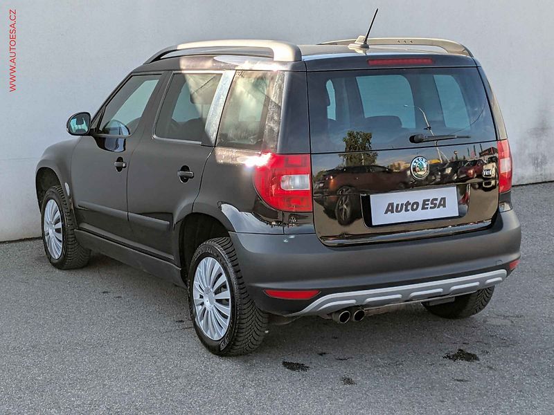 Škoda Yeti (2012) 2.0TDi 4x4, Ambition, park - fotka 6 z 15