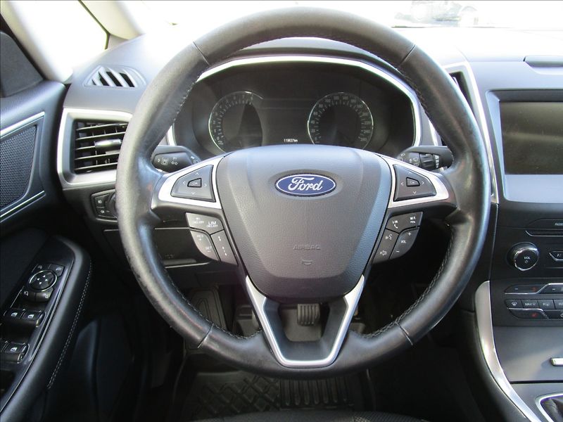 Ford S-MAX 1.5 EcoBoost, aut. klima, LED - fotka 8 z 44