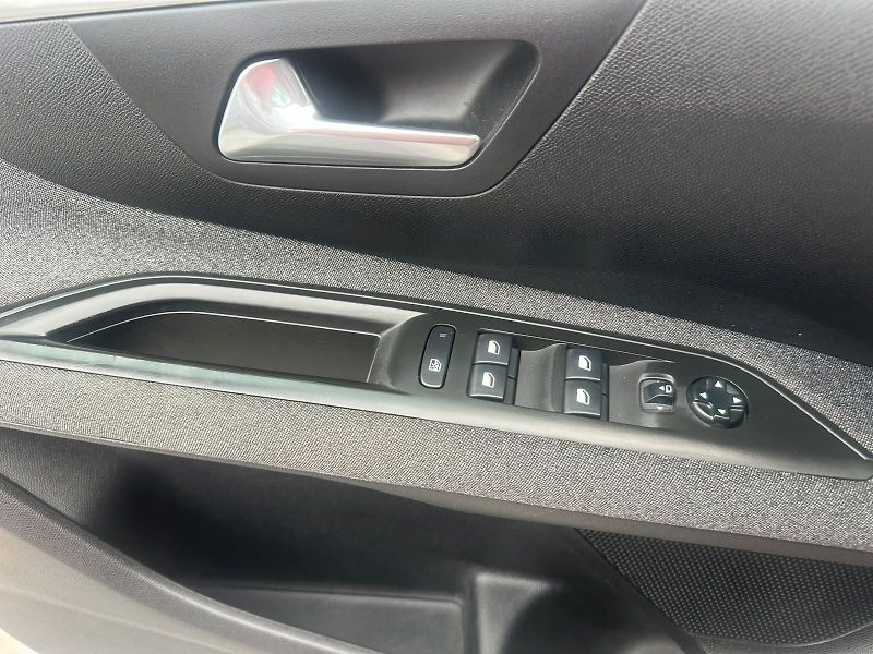 Peugeot 3008 (2021) 1.2PURETECH, 96KW, TEMP. - fotka 19 z 29