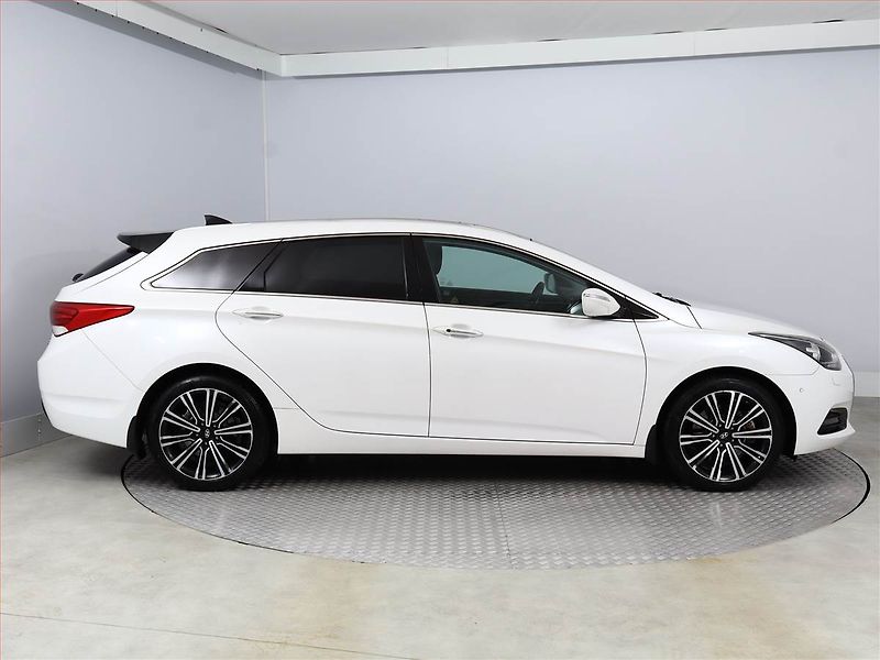 Hyundai i40 (2016) 1.7 CRDi, Kůže, Navi, Tempomat - fotka 6 z 19