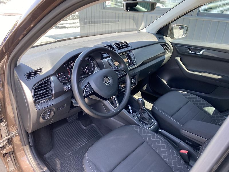 Škoda Fabia 1.2 TSI 81kW -STYLE -LED -DSG - fotka 16 z 46