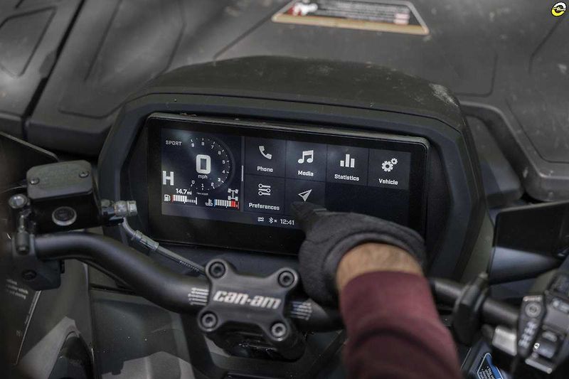 Can-Am Outlander 1000R XT-P (2026) T ABS SAS MY26 - fotka 17 z 20
