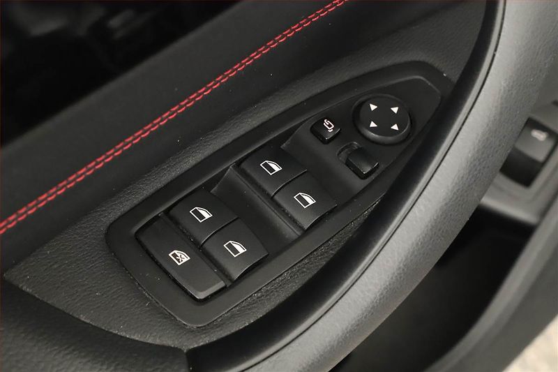 BMW X1 (2018) sDrive20i, Automat, Serv.kniha - fotka 14 z 17