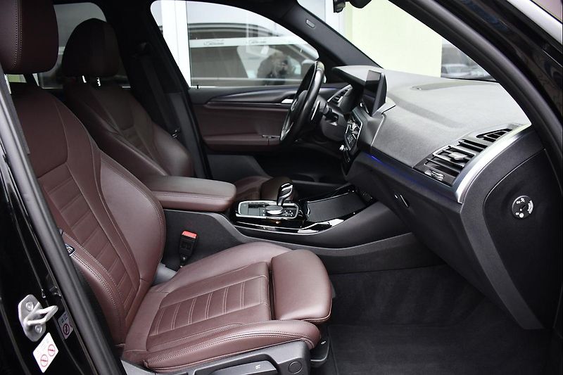 BMW X3 xDrive30d M-SPORT TAŽNÉ 1M ČR - fotka 18 z 43