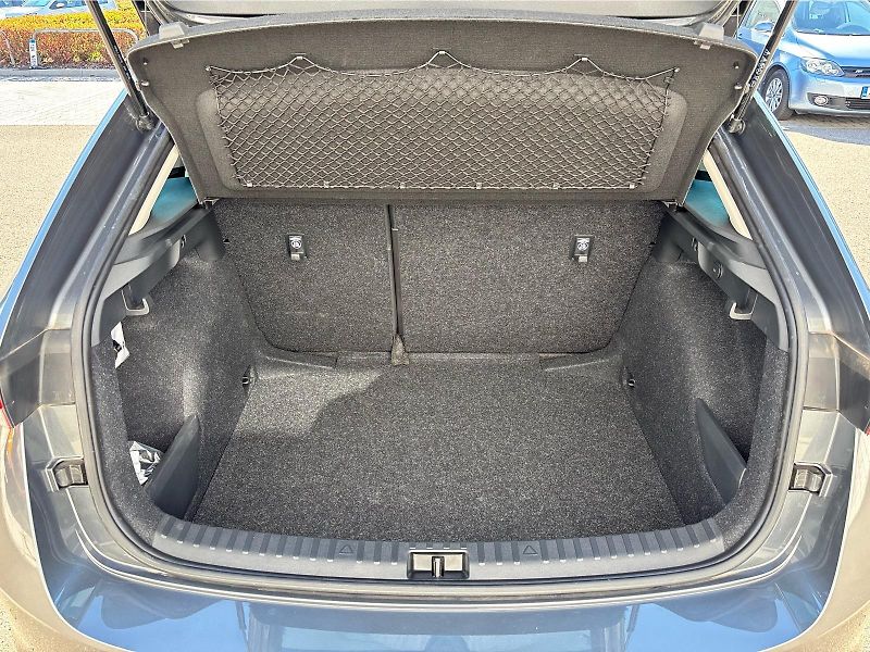 Škoda Scala 1.0 TSI 85 kW TOP SELECTION - fotka 29 z 30