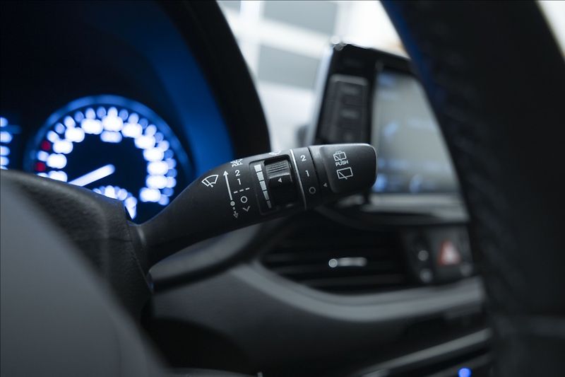 Hyundai i30 1,5 CVVT KAMERA 1. MAJITEL ČR - fotka 22 z 31