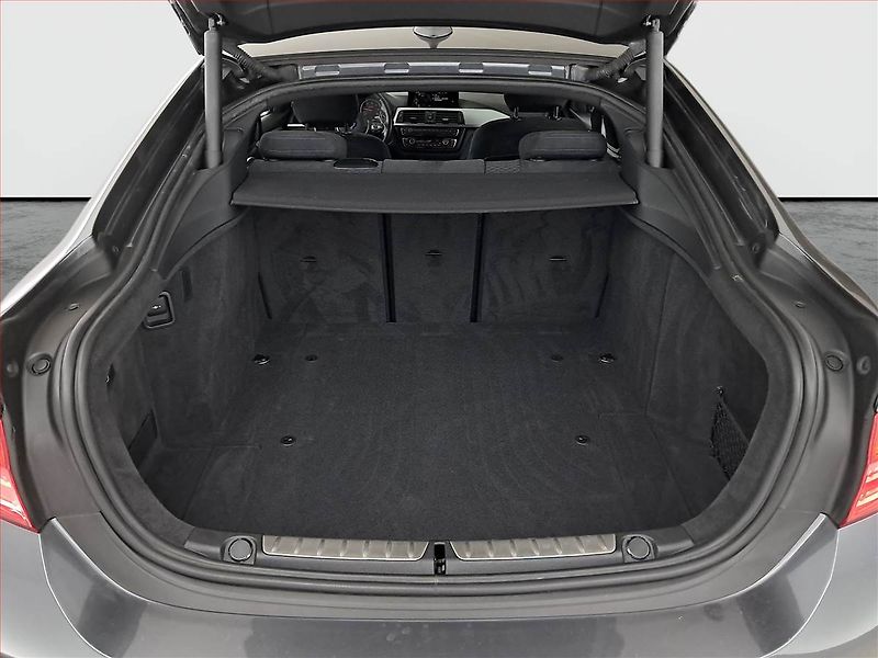 BMW Řada 4 (2016) 435d xDrive - fotka 14 z 22