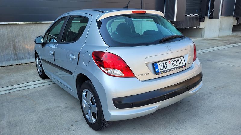 Peugeot 207 1,4i KOUPENO V ČR - fotka 10 z 18