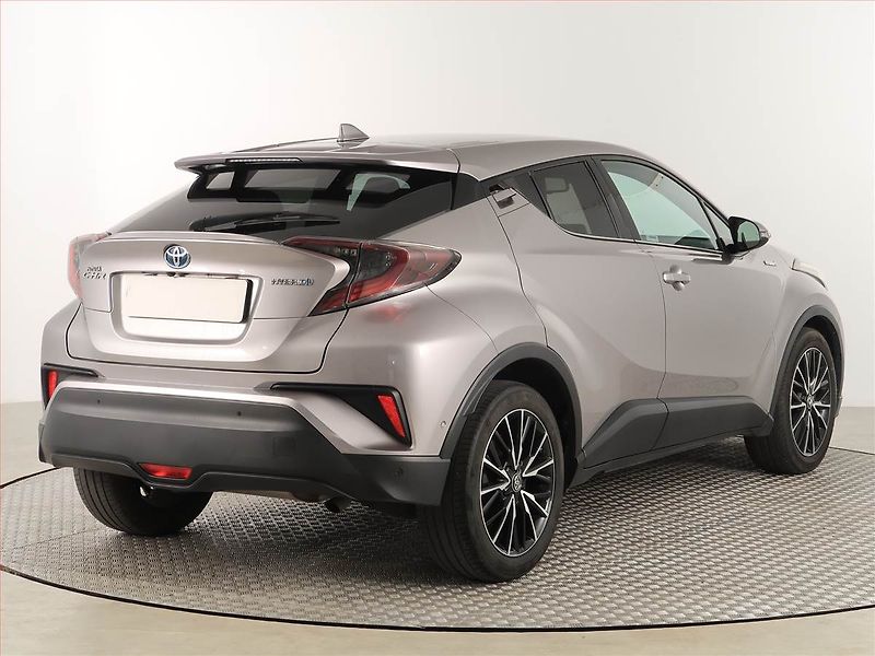 Toyota C-HR (2017) Executive 1.8 Hybrid, Automat - fotka 5 z 18