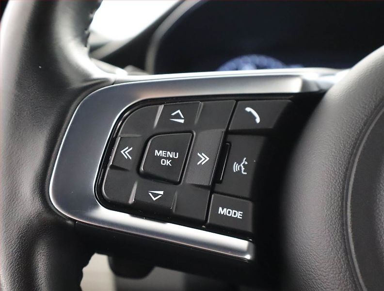 Jaguar E-Pace (2019) P300 AWD - fotka 18 z 26