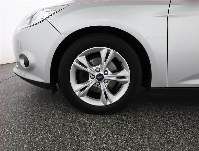 Ford Focus (2014) 1.6 TDCi, Park. senzory - fotka 18 z 18