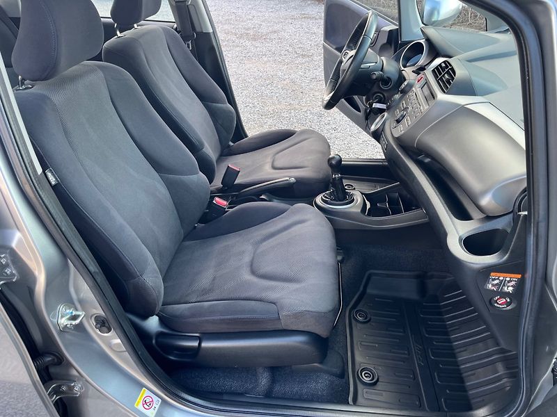 Honda Jazz (2010) 1.4 i Velmi pěkná - fotka 14 z 16
