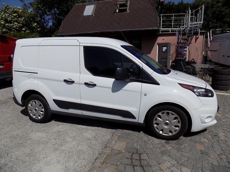 Ford Transit Connect 1,5 TDCI 88 KW KLIMA ČR!!! - fotka 8 z 44
