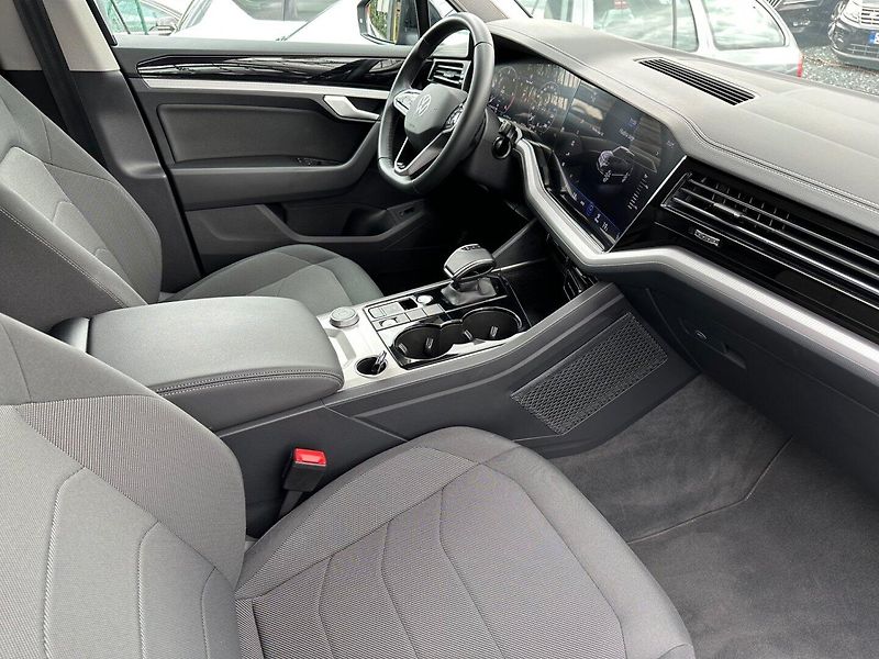 Volkswagen Touareg (2022) 3.0TDi VIRTUAL,TAŽNÉ,4X4 - fotka 15 z 19
