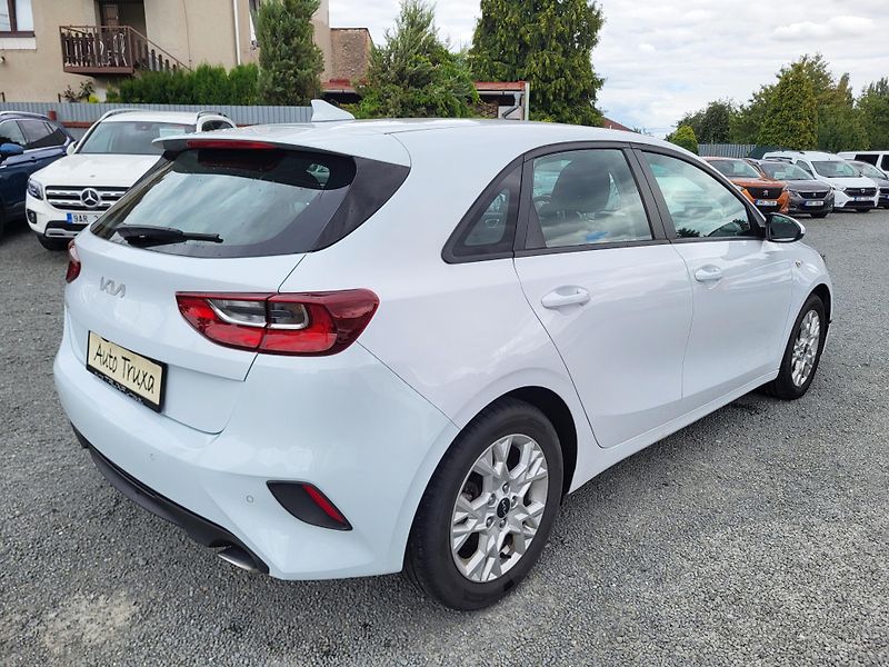 Kia Ceed 1.5 T-GDI 118kW *ČR - fotka 4 z 47