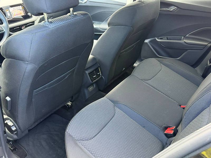 Škoda Fabia Selection 1,0 TSI 70 kW 5° MP - fotka 10 z 35