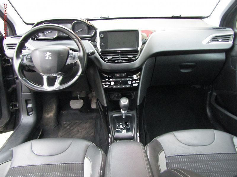 Peugeot 2008 (2018) 1.5HDi, Panorama, AC - fotka 8 z 21