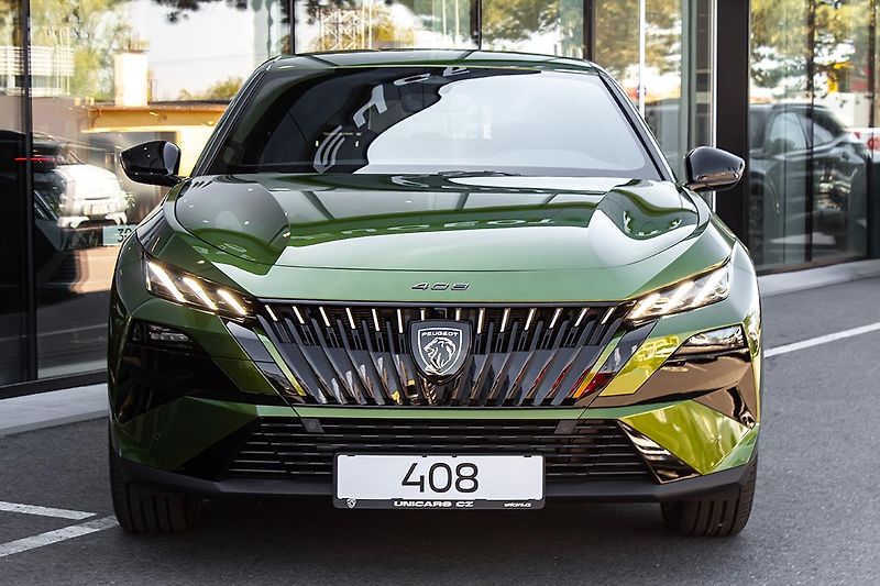 Peugeot 408 (2026) 1,6 GT Plug-in HYBRID 240 e-DC - fotka 2 z 22