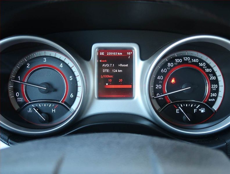 Fiat Freemont (2012) 2.0 MultiJet, Tempomat - fotka 11 z 17