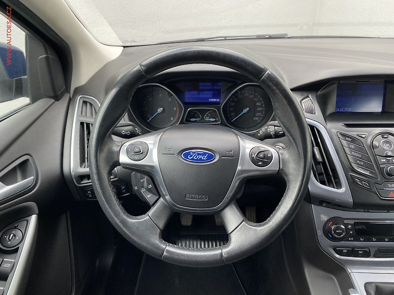 Ford Focus (2014) 1.6 TDCi, ČR, Titanium, navi - fotka 11 z 19