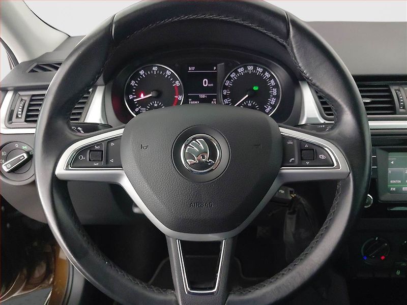 Škoda Rapid (2016) Spaceback 1.2 TSI, Automat - fotka 16 z 16