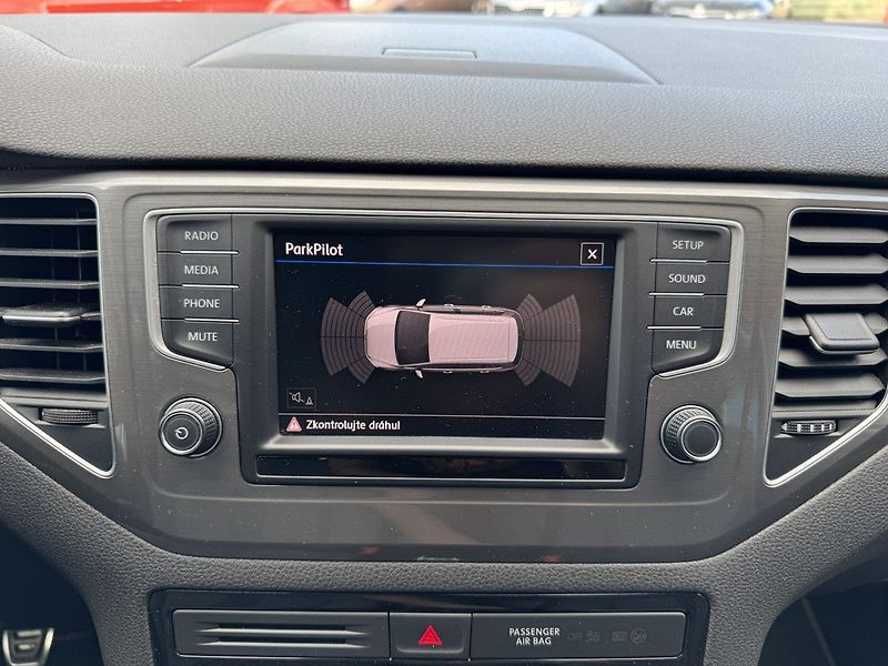 Volkswagen Golf Sportsvan (2016) 1.2TSi Digi Klima Tempomat - fotka 13 z 50