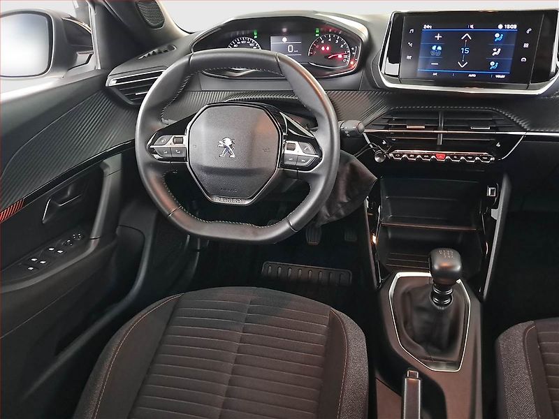Peugeot 2008 (2023) 1.2 PureTech, ČR,1.maj - fotka 7 z 17