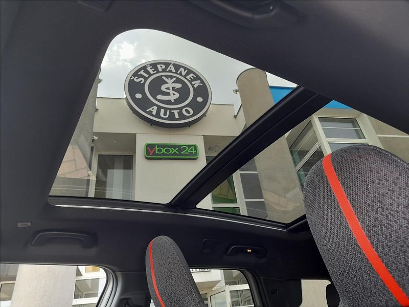 Mini Countryman 0,0 JCW ALL4 - fotka 25 z 31