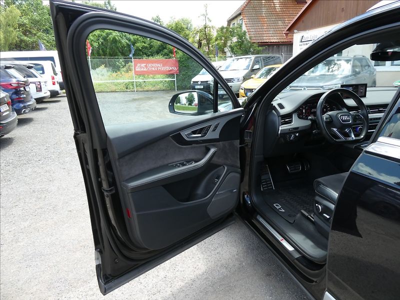 Audi Q7 3,0 TDiV6 200kW S-LINE,QUATTRO - fotka 19 z 48