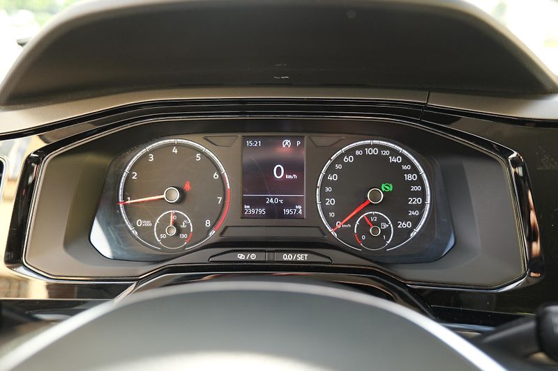Volkswagen Polo 1.0 TSI DSG CarPlay - fotka 23 z 30