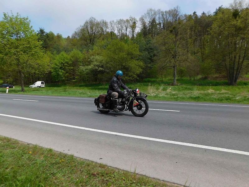 Motocykl ČZ 250 Tourist byl oblíbeným strojem prvorepublikových motocyklistů.