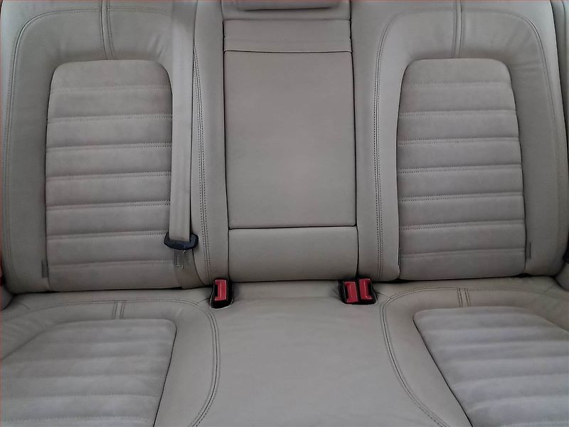 Volkswagen Passat (2010) 2.0 TDI, Automat, po STK - fotka 10 z 18