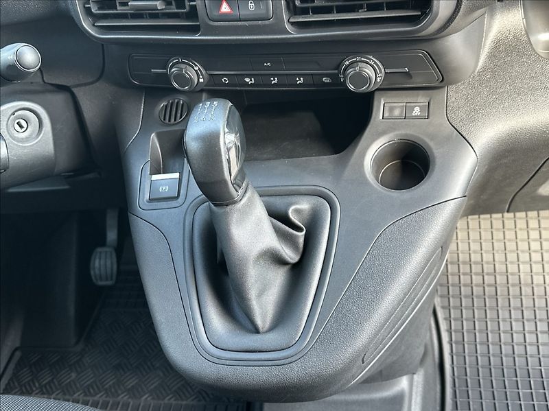 Peugeot Partner 1,5 BlueHDI 102PS  Van Active - fotka 23 z 53