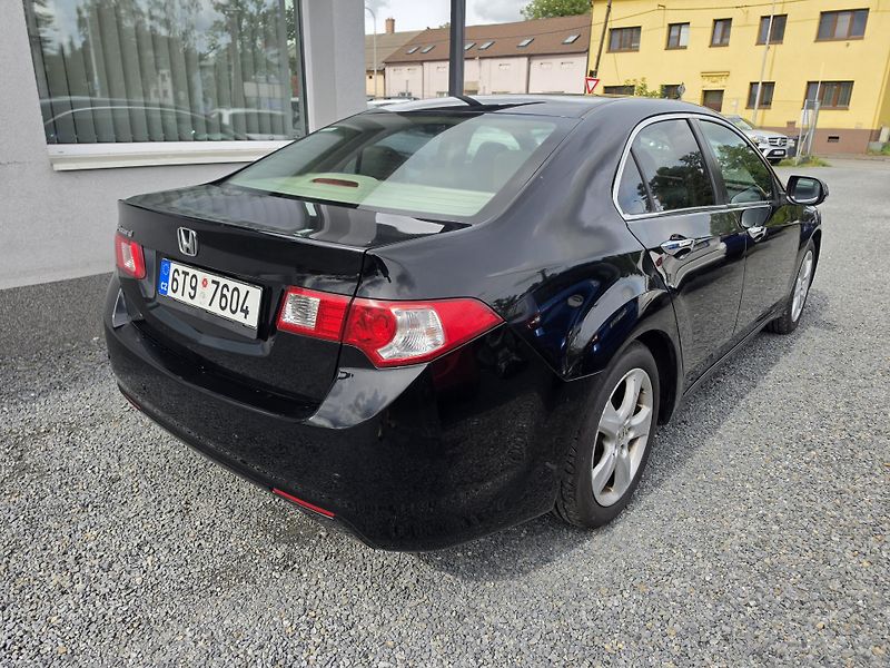 Honda Accord 2.2D - fotka 4 z 21