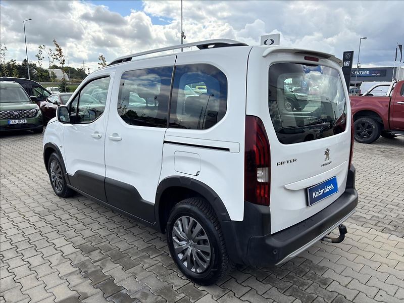Peugeot Rifter 1,5 Bluehdi 75kW Allure - fotka 3 z 39