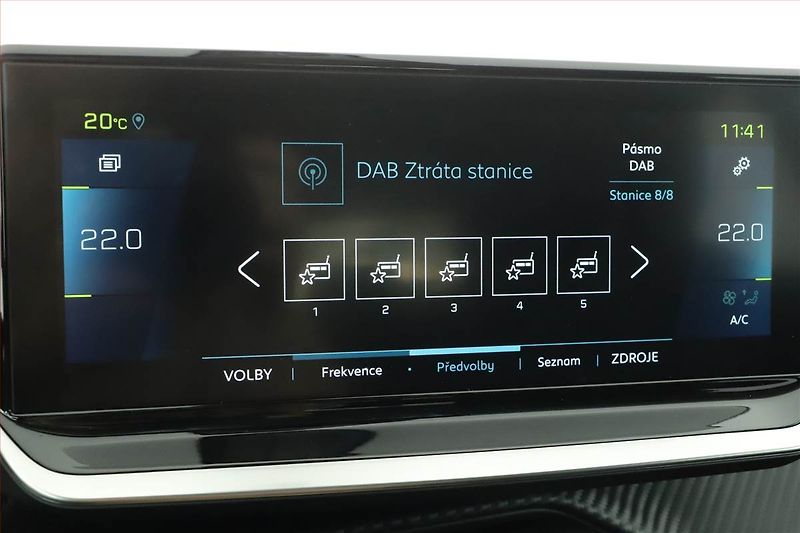 Peugeot 2008 (2022) 50 kWh, SoH 94% - fotka 9 z 19