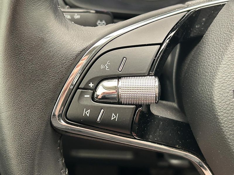 Škoda Karoq 1.5 TSI Active - fotka 19 z 26