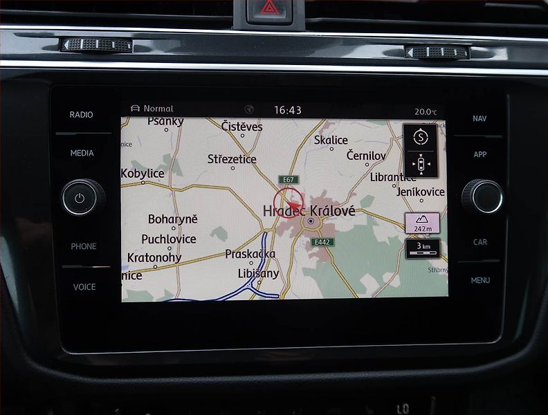 Volkswagen Tiguan (2019) R-Line 2.0 BiTDI - fotka 19 z 21