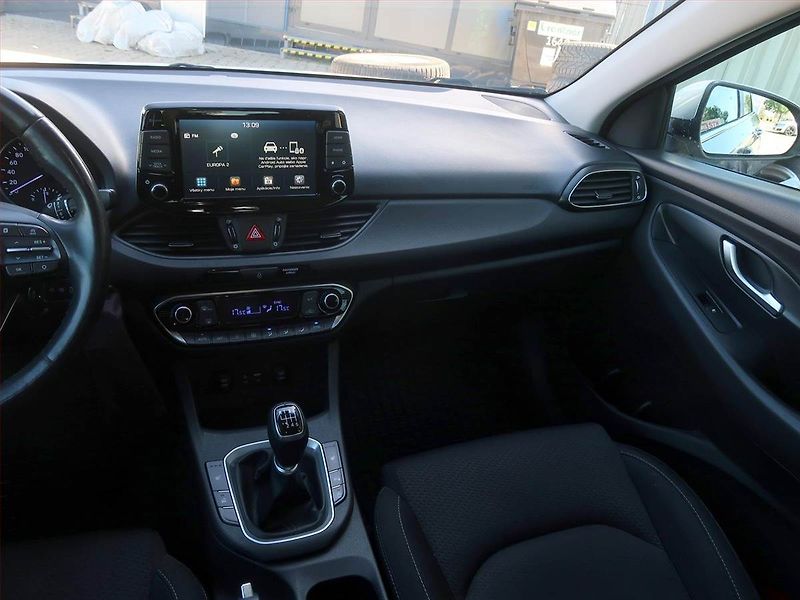 Hyundai i30 (2019) 1.6 CRDi, Tempomat - fotka 8 z 18